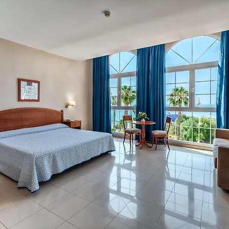 Hotel Bahia Tropical 4*