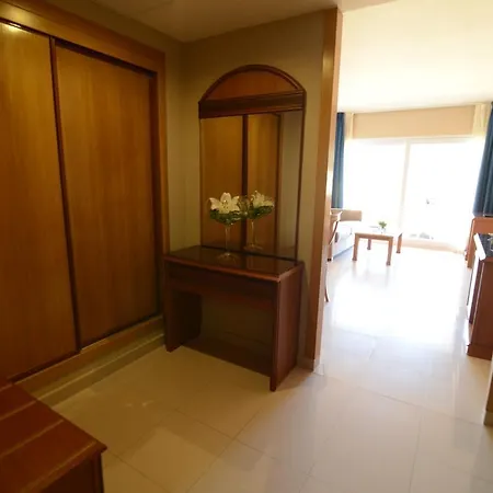 Bahia Tropical Hotel 4*