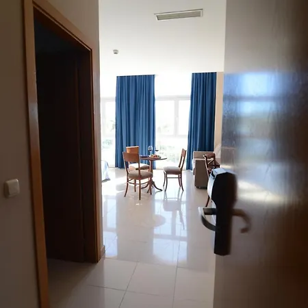 Bahia Tropical Hotel