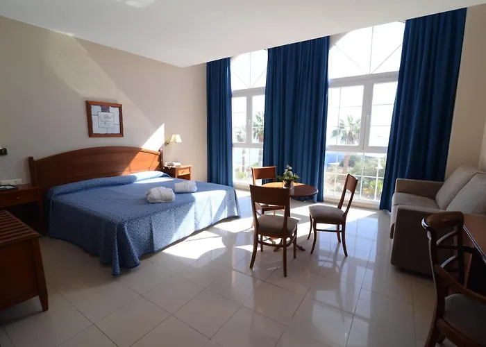 فندق باهيا تروبيكال Almuñécar