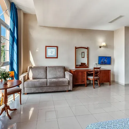Bahia Tropical Hotel 4*